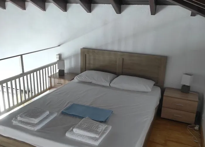 Lionaki House Case de vacanță